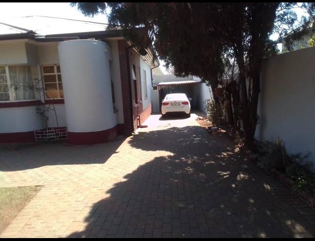 4 BEDROOM HOUSE FOR SALE IN THE HILL